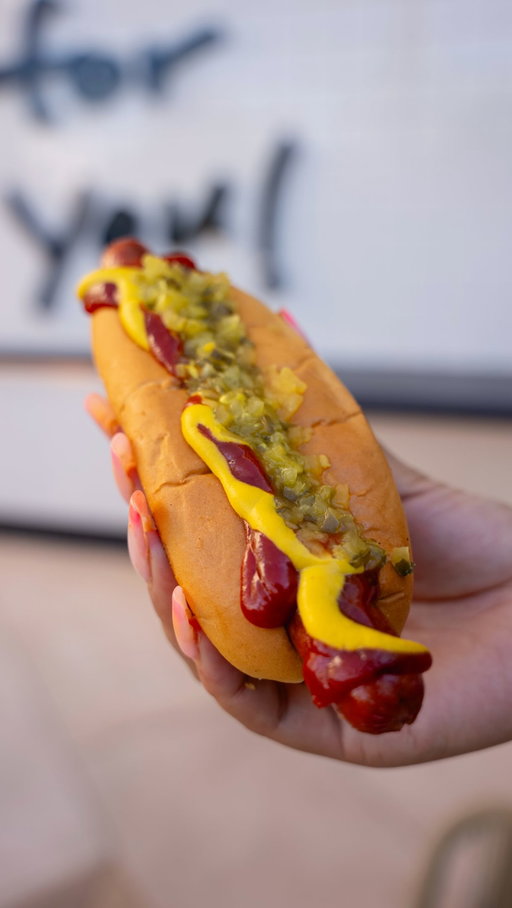 This one is for you Delores! An all-beef hot dog grilled juicy and tucked into a fluffy Irv’s bun, lightly toasted with butter for extra flavor in every bite. 🌭 

The All-American Burger Stand
📍LA, West Hollywood, Malibu, Las Vegas
💛Made #JustForYou since 1946

All American Hot Dog | All Beef Hot Dog | Classic Dog
#americanhotdog #glizzygang