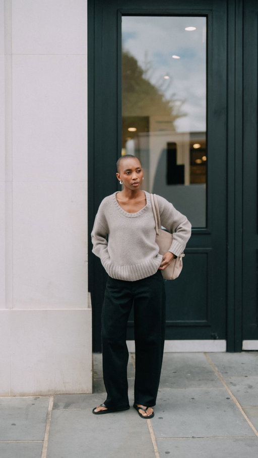 A little autumn try-on at The White Company. 
So many lovely pieces in the new collection, but it was all the textures that got me — soft knits, suede, layers and lots of chocolate brown.
I went in for a browse and left with a very long autumn wishlist.
@thewhitecompany #thewhitecompany |ad
