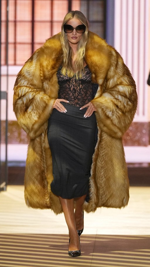 This afternoon at #MilanFashionWeek, @rosiehw walked in @gucci’s SS27 show in an oversized faux fur coat, black pencil skirt and lace corset. 

In the show notes, the creative director Demna said, “Gucci moves easily between aristocracy and pop culture, Florence and Hollywood, good taste and bad taste (whatever that means), heritage and mass desire, belonging and rebellion, and the interplay between the two. it absorbs the present and evolves, but without losing any of its recognisable codes.”