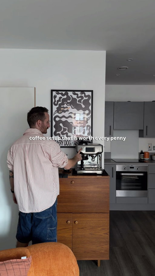 Everything in my coffee setup ☕️ that’s worth every penny, mid‑century style, tidy layout, and appliances that actually make a difference. If you’re building your own home coffee corner, these pieces are the ones I’d buy again.

#coffeesetup #homecoffee #sageappliances #midcenturymodernfurniture #midcenturymodern

Coffee setup, Home coffee, Sage appliances, Mid‑century modern, Warm wood tones, Teak furniture, Clean lines, Minimal styling, Tidy home, Modern decor, Home styling,
