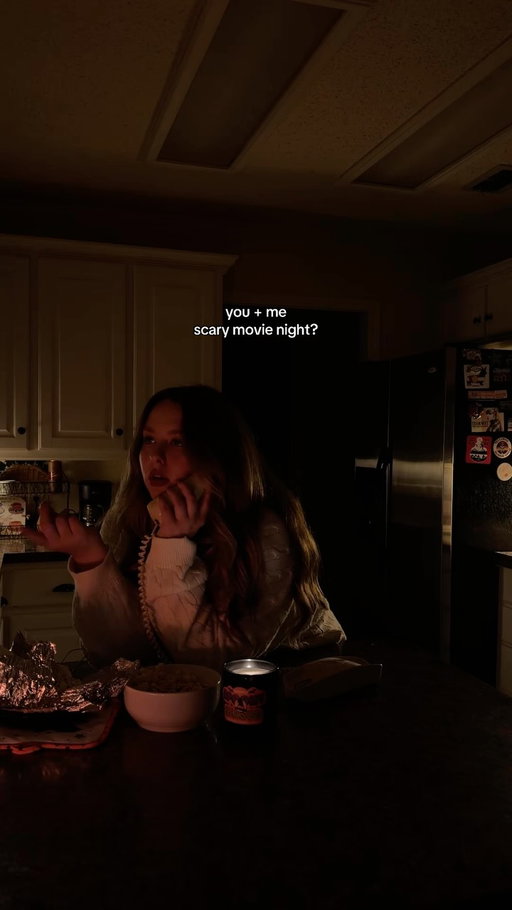 waiting for you to come over for a scary movie night but some guy keeps calling…📞👀
•
what’s your favorite scary movie?👀✨
•
•
•
•
#screammovies #scarymovienight #scarymovies #movienights #ghostface