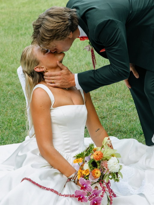 decided our 8 year anniversary was the perfect time to get married ⭐️🕊️💌

the most perfect evening with so many people I love!!!

photos by my incredibly talented sister @seenincolors 🎞️ the best photog in the woooorld 🧚🏼‍♀️

flowers @artemis______designs 🪷

#wedding #weddingday #bride #weddingphotos #bridal