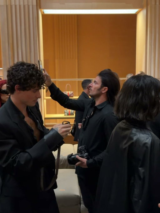 Everybody turns out for @gucci. It was a star-studded front row for @demna’s spring 2027 show in Milan today, including @shawnmendes, @brunamarquezine, @keke, @iamcardib, @georginagio, and more. 
videos: @laurenegg