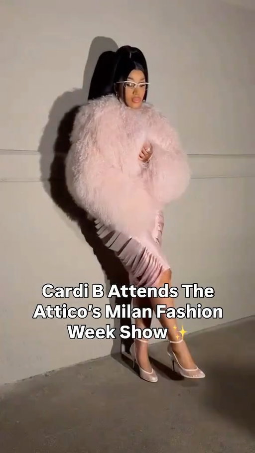 Cardi B steps out for The Attico’s Spring/Summer 2027 show during Milan Fashion Week. 🔥

🎥 wwd/TikTok