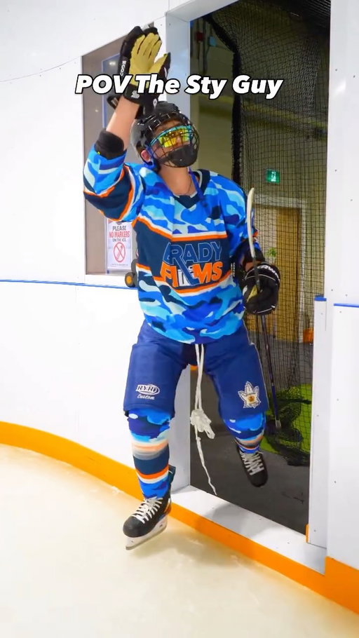 We All Know This Guy😂🏒 
.
.
.
.
.
.
.
.
#hockey #hockeylife #hockeyplayer #hockeygame #hockeyplayers