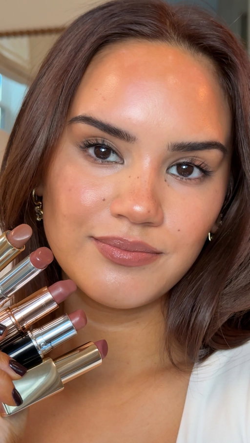 Top 5 lipstick shades for warm autumn color palettes 

Mac hug me
Merit slip 
Estee Lauder conquer 
Charlotte tilbury very Victoria
Dior beauty bandana 

Makeup for warm autumn, every day lip colors, favorite lipstick shades, lip swatches, lipstick for warm skin tones, #warmautumn #lipswatches #lipcombo #fallmakeuplook