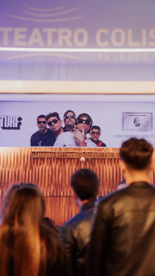 Una noche a puro rock, música en vivo y grandes canciones. 🎸

Turf hizo vibrar el Teatro Coliseo en una experiencia única junto a Amex Platinum.

Música, energía y esas canciones que siempre queremos volver a cantar. Porque hay momentos que se disfrutan más cuando se comparten 💙
#AmexPlatinum