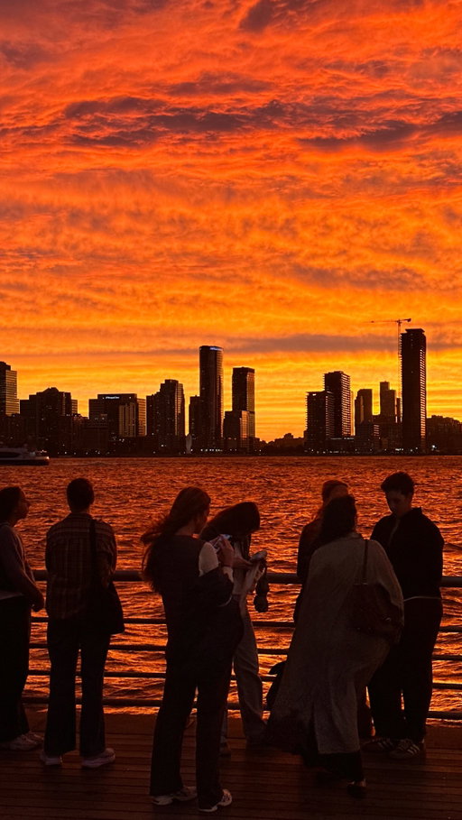 EPIC sunset today over New York City and New Jersey🔥🔥🔥 This is the calm before the nor’easter this weekend and hope everyone stays safe 🌧️☔️💨 

Two videos taken only a couple of minutes apart to show the rapid changes in the lighting and color. From blues, to pink, yellow & orange hues. No trending audio. Just the sounds of the wind picking up, and onlookers in awe. 🎥🌇🌃
•
#sunset #nyc #newyork #newyorkcity