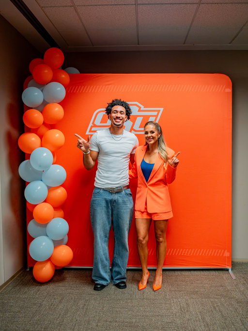 The collab we didn’t know we needed 🤝

What a night with @jmac at the @osuspeakersboard event last night 🤩 

See you for a game soon?