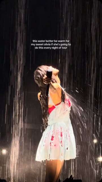 putting the unraveled in the unraveled tour 🤯

#oliviarodrigo #unraveledtour #livies #concert #fangirl