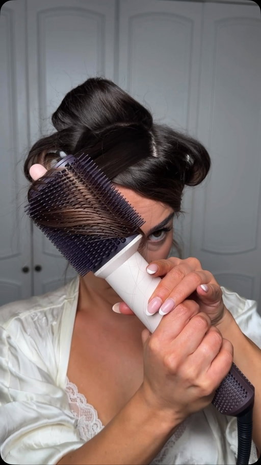 Trying the new @dysonbeauty airsmooth blowdry brush for the first time ✨ this had my name all over it I couldn’t not order it.
@olaplex shape set hairspray 
@redken all soft oil 
-
-
-
#haircare #hairtutorial #dysonairsmooth #blowoutbrushtutorial #blowdrybrushtutorial