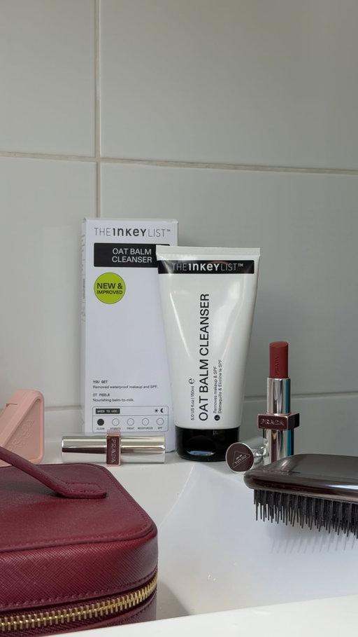 Yes, she removes makeup that easily AND is an @allure Best of Beauty Award Winner 😮‍💨