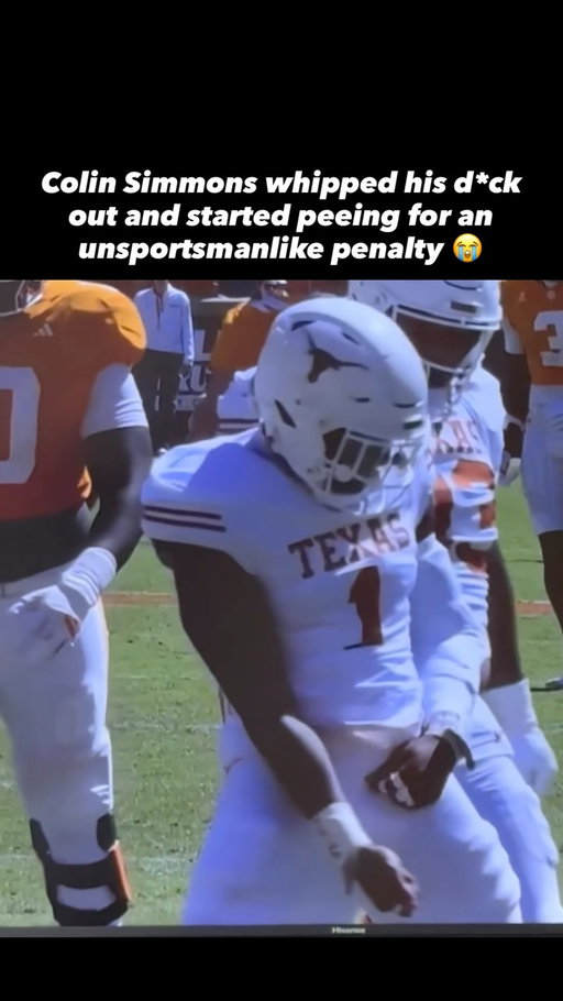 COLIN SIMMONS, WHAT ARE YOU DOING?! 😭😭😭

After getting the sack and setting Tennessee up with a 4th-&-29, Colin Simmons executed the most vulgar celebration of the college football season, as he appeared unbutton his pants and “simulated using the restroom.” 💀

As a result, he was hit with an unsportsmanlike conduct penalty to give Tennessee an automatic first down.

WHAT WAS HE DOING?! 😂