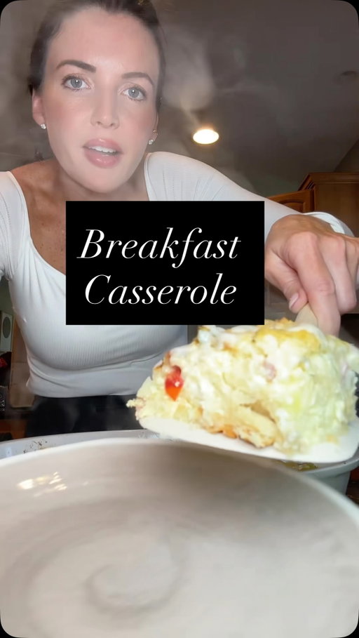 One pan breakfast casserole 

Happy Saturday Friends 

@kevins.natural.foods 
@burnettdairy 

#easyrecipe #cookwithme #easyrecipeideas #eatwithme #breakfast