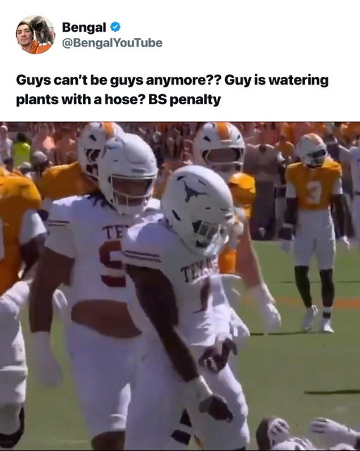 Texas star Colin Simmons gets called for unsportsmanlike conduct after getting the sack 😭

Texas leads Tennessee 10-3 at the half with President Trump in attendance 👀

(via @espn)