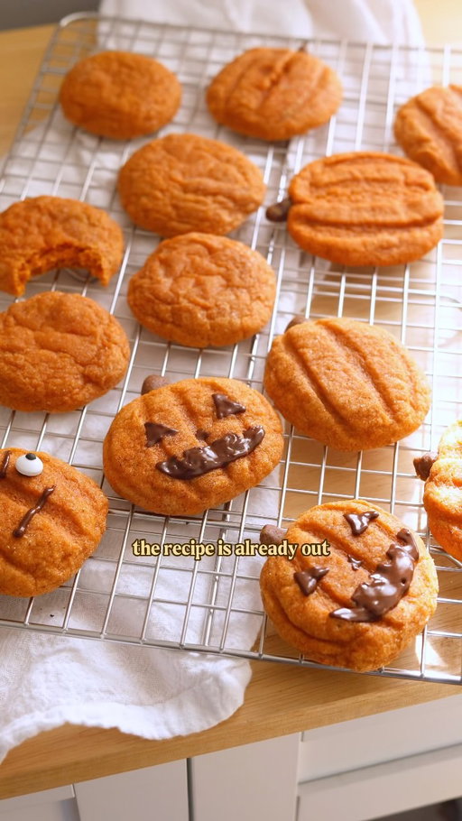 bianca’s bake club pt 2: pumpkin snickerdoodles 🎃🍪

ahhh I’ve been loving all of September’s teddy bear cccs!!! such cute pics and so happy you enjoyed them :) if you made them, please make sure to leave a review on my website hehe 

for October’s bake club, we’re making my pumpkin snickerdoodles. for the free recipe & link to join my free bake club, comment “LINK” and I’ll DM you!

#BitesByBianca #PumpkinCookies #PumpkinSnickerdoodles #NYCCreator #VitalFarmsVFF