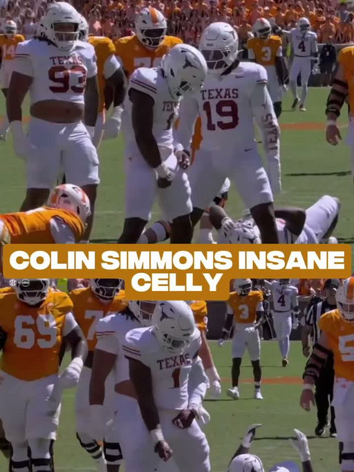 Colin Simmons really got a sack and decided THAT was the celebration 😭😭

The Texas star EDGE dropped Tennessee QB Faizon Brandon on third down for what should’ve set up 4th-and-29. Then Simmons stood over him and did a celebration the referee officially described as “simulating using the restroom.” Automatic 15-yard unsportsmanlike conduct penalty. 

The wild part is Simmons was absolutely wrecking Tennessee before the penalty. He had 5 tackles and 2 sacks in the first half alone, helping No. 1 Texas take a 10-3 lead into halftime. 

Kirk Herbstreit immediately called the celebration an “absolute idiotic move,” especially because Texas had just forced such a brutal down-and-distance situation. 

Elite sack. Absolutely UNHINGED celebration. 💀

Is this the craziest celebration penalty you’ve ever seen in CFB? 😂👇