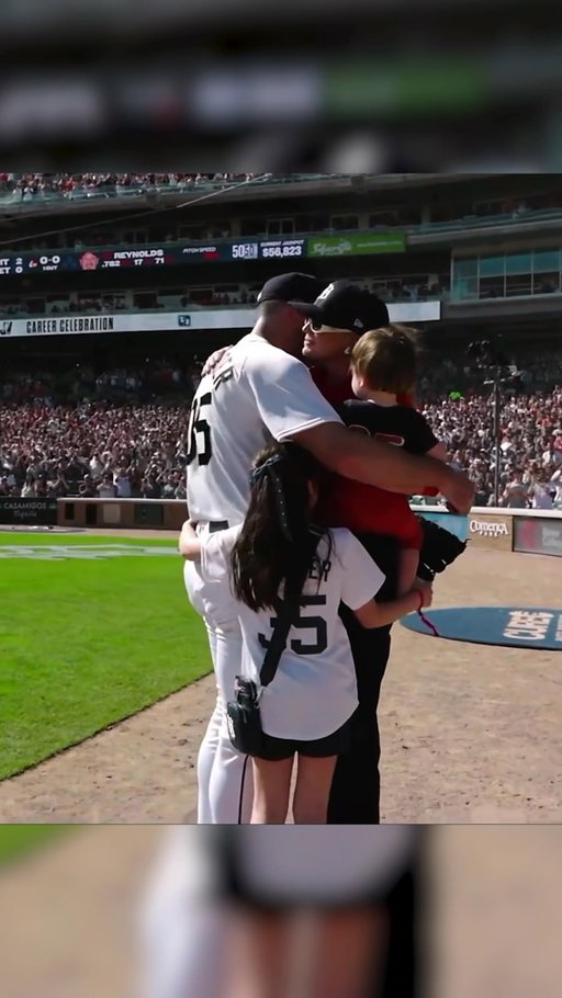 Thank you, Justin Verlander 🧡 

JV leaves the mound for the Tigers - one final time.