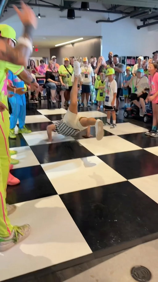 Who says white boys can’t dance 🤣 

#shelbanddyl #dance