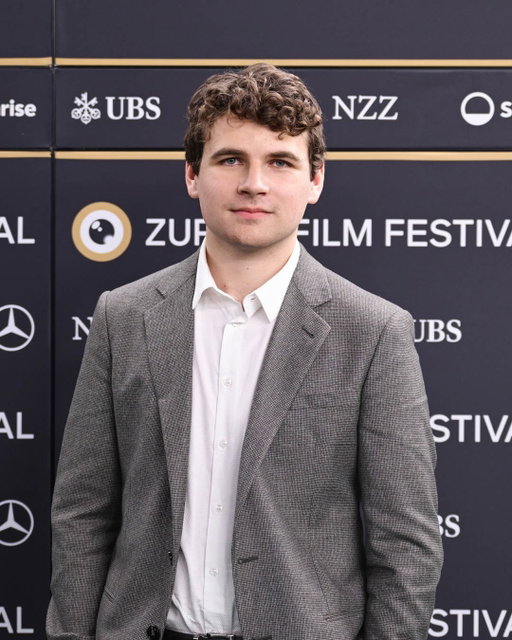 From The Backrooms to the Green Carpet #ZFF2026, Kane Parsons everybody

@kanepixels 

📸 (1) Christian Bruna (2) Tim Hughes (3) Yuri Kappeler