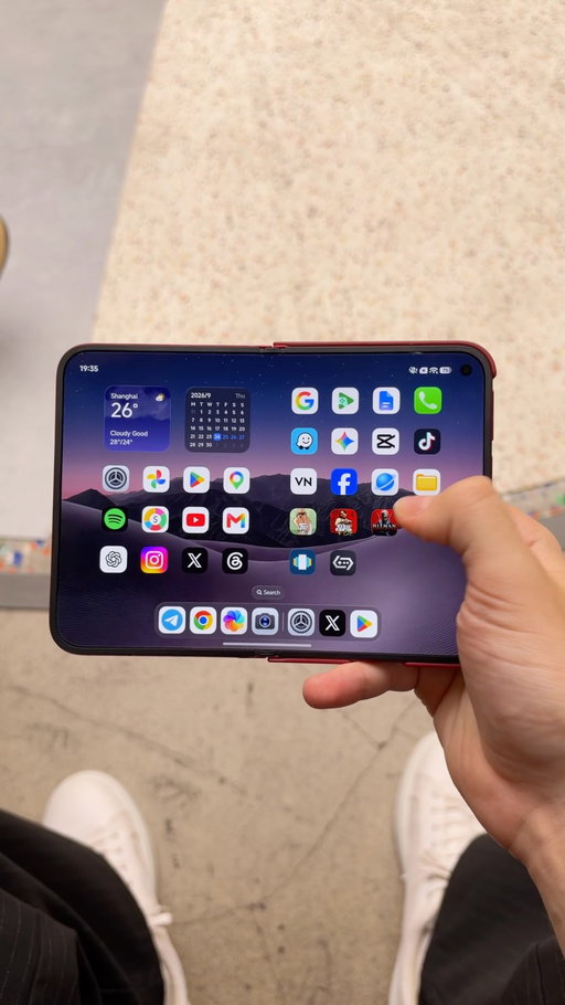 Xiaomi 18 Fold one hand open, one hand close