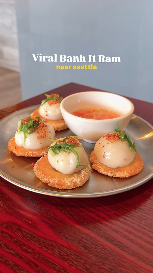 Was banh it ram worth the hype? Curious what you think!! Growing up I’ve never heard or had this dish so I’ve been dying to try! 

@vietsphoody_wa is the only spot I’ve seen nearby, located in Renton and they’re selling it for only $10! Their other food also HITS, definitely would come back. 

#banhitram #vietnamesefood #phobowl #vietfoods #seattlefoodie