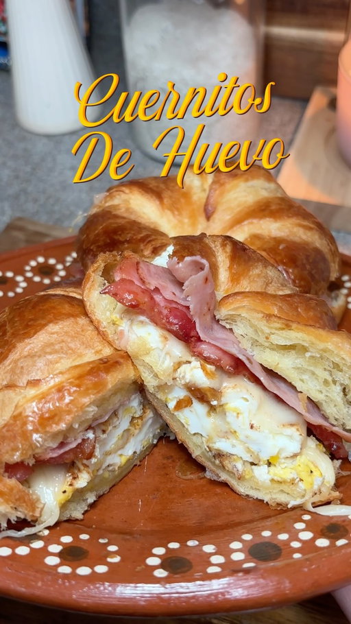 Sunday breakfast 🥐

#easybreakfast #mexicanrecipes #desayunomexicano #reels #recetas