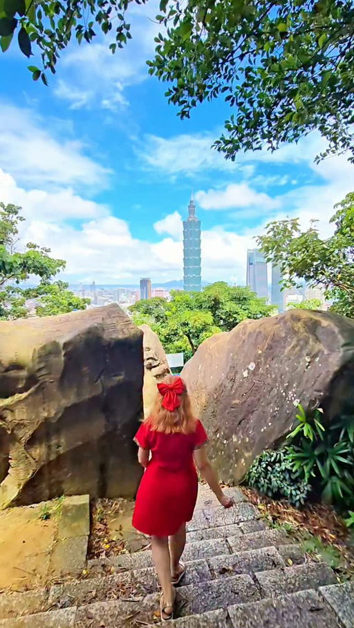 AD | Your complete Taipei itinerary, mapped out day by day 🗺️ We flew here as part of EVA Air's One Ticket, Two Destinations concept, combining Bangkok and Taipei into a single itinerary. From sunrise hikes and hot springs to hillside teahouses, night markets and a changing of the guard ceremony, here's exactly how to spend a week in Taipei and beyond. Save this for later. @tourtaiwantta_uk @evaair.uk

Day 1 Early Morning: Elephant Mountain
Day 1 Late Morning: National Revolutionary Martyrs' Shrine
Day 1 Afternoon: Dadaocheng
Day 1 Evening: Dinner at Xiao Long
Day 2 Morning: National Palace Museum
Day 2 Afternoon: Shopping in Xinyi District
Day 2 Evening: Dinner at Eoi
Day 3 Late Morning: Yehliu Geopark
Day 3 Evening: Jiufen Old Street
Day 4 Morning: Liberty Square
Day 4 Early Afternoon: Light on Shining Town
Day 4 Late Afternoon: Rongjin Gorgeous Time
Day 5 Morning: Beitou Spring City Resort
Day 5 Afternoon: Beitou Thermal Valley
Day 6 Morning: Ximending District
Day 6 Late Morning: Longshan Temple
Day 6 Early Evening: Songshan Ciyou Temple
Day 6 Late Evening: Raohe Night Market

Taipei itinerary | 7 days in Taiwan | Taiwan travel guide

#Taiwan #TaipeiItinerary #VisitTaiwan