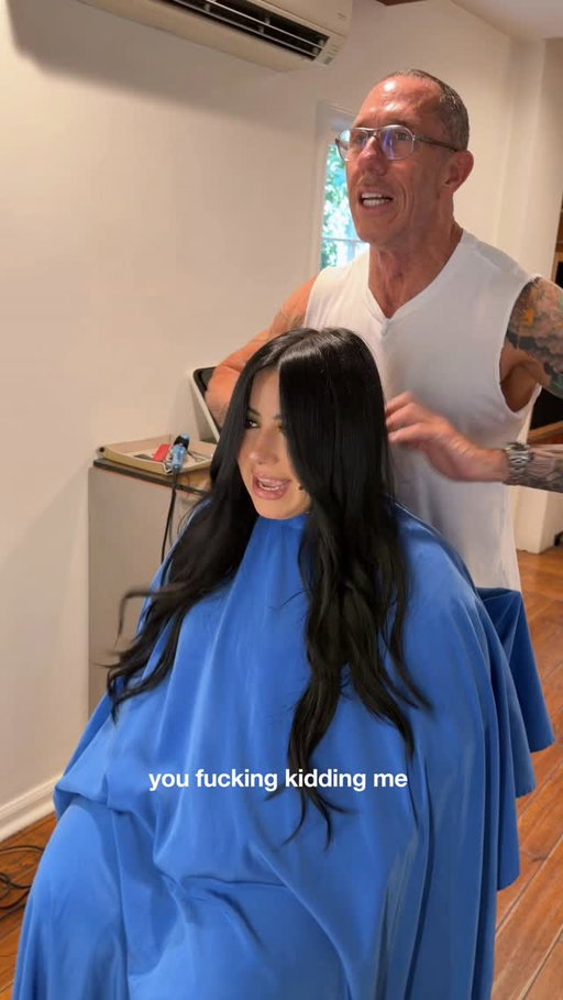 That VA VA VOOM HUNNY! What an honor to get my hair blessed by THE @mrchrismcmillan I feel like a superstar ✨ #chrismcmillan #chrismcmillansalon #haircut #celebrityhairstylist