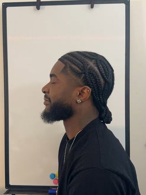 “TRIDENT” Signature hairstyle 

Hairstylist @braidsby._bree