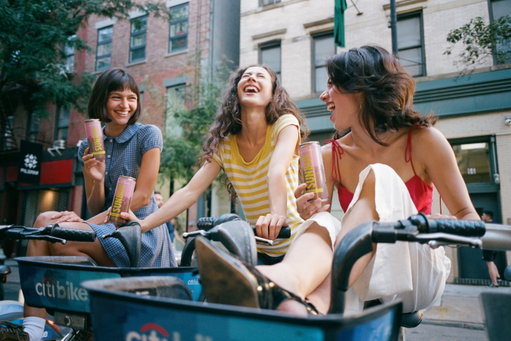 A SUNNY NEW YORK DAY 

for @drinksunboy 🥥🌊

thankful @yayayair created such an amazing drink & for championing my analog approach. 

💃 
@serenamello 
@linz_gallagher 
@syniajade 

hmu @brooke.is.fine
Ty Ty Ty

#35mm #nyc #filmisnotdead #leicacamera #🔴📷