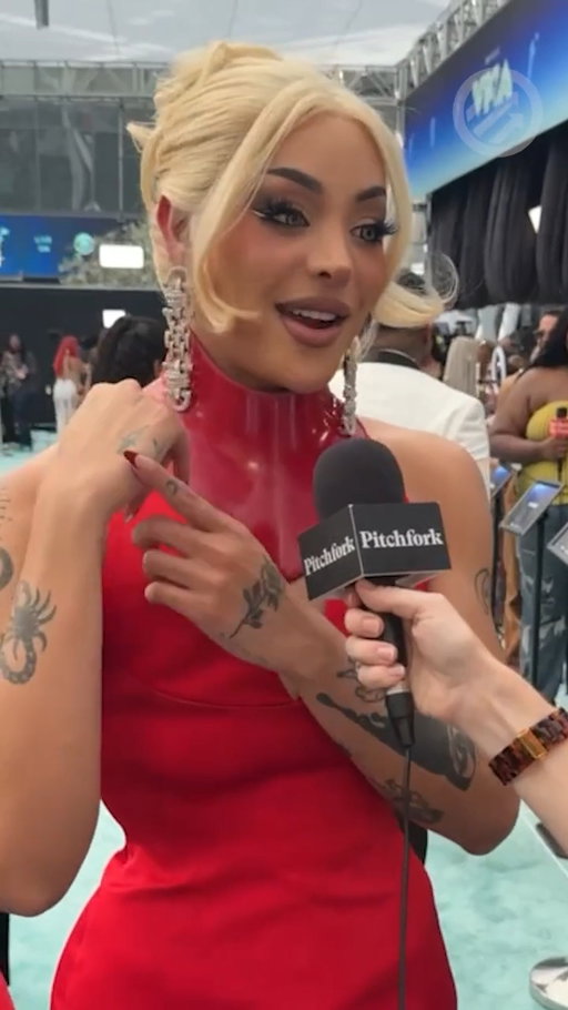 Pabllo Vittar shouts out her "mother" Lana Del Rey at the 2026 VMAs for her Perfect 10 music video
