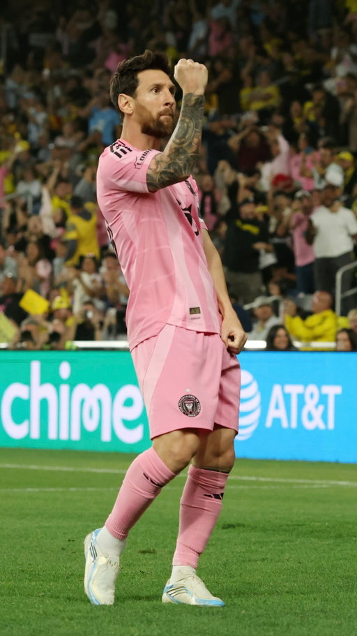 @leomessi golazo from a near-impossible angle 😱