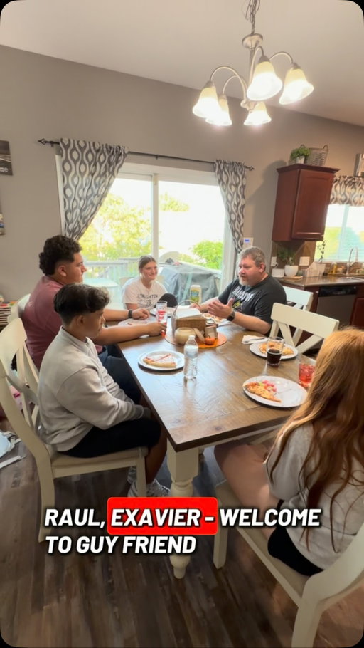 Guy Friend Pizza Night! @chloe_mischke @raulmejia7508 @ki.nsley724 @caseys @hidden.valley