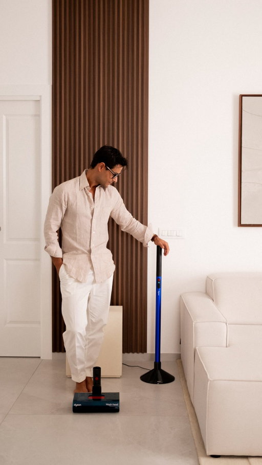Quanto mi diverte utilizzare la nuova @dyson_it W1 Pencil Wash…Leggerissima, arriva ovunque e soprattutto molto facile da utilizzare.
Si mimetizza perfettamente nell’ambiente della mia casa in Calabria e senza dubbio rimarrà mia alleata ogni qualvolta tornerò giù..

#DysonW1PencilWash
#Dyson
#ad