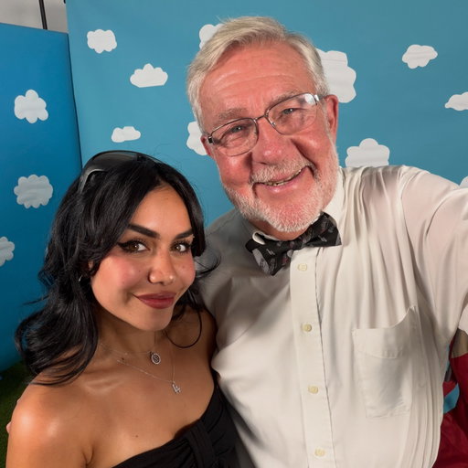 Hello I want to introduce you all to my new friend, @tarayummyy 😁 She was very kind and I can’t wait for you all to watch us become friends. 👍 The episode releases at 5pm on my YouTube page!