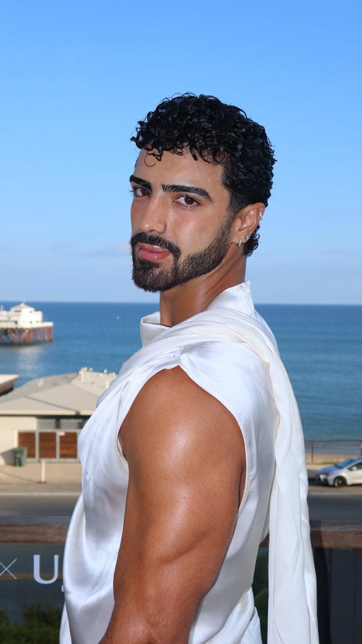 26, and Feeling like the ocean atm🌊

#josephdamian #mensbeauty #mensfashion #mensstyle #skincare