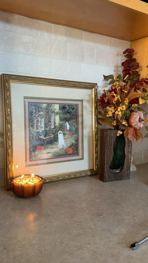 BRINGING THIS TREND BACK 👻🎨 We’re no artists, but this is such a fun way to give old paintings a second life! So much of what gets donated to thrift stores can still end up in the landfill, so why not get creative and reuse it ✨

Just bring it back out every year to keep the spooky season a little more sustainable🎃

 #thriftedghostpainting #halloweendiy #thriftstorefinds #halloweendecor #sustainablehalloween