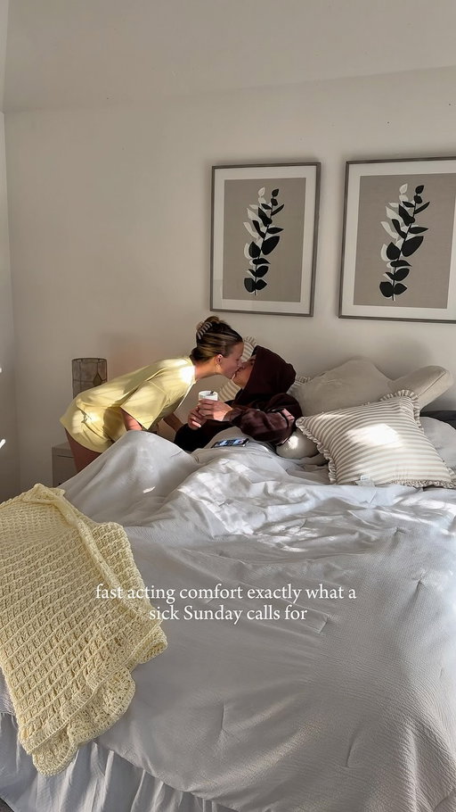 #Ad #TherafluPartner — Sick day Sundays hit different when you actually make them cozy instead of just miserable. My whole routine: blanket nest, candle, book, and Theraflu Daytime — Fast Relief on your toughest cold and flu symptoms, and honestly it just feels like a warm cup of tea. Powerful, fast-acting comfort, zero hustle. 

Shop now, link in my bio. @therafluus