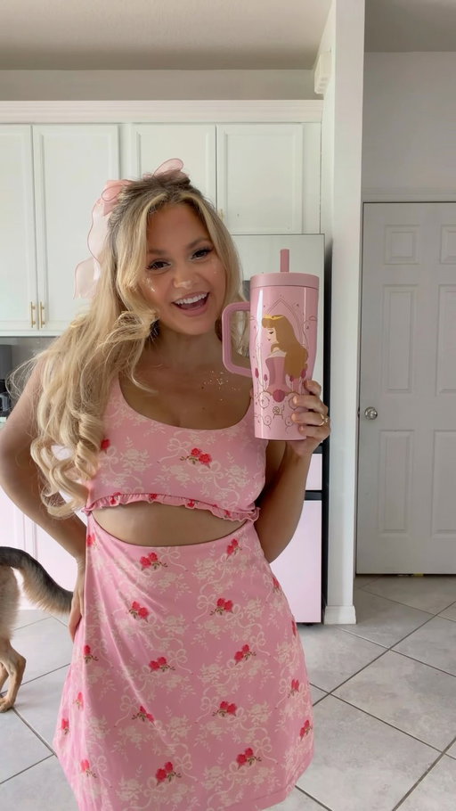 Get ready with me to workout at Disney !!! Aurora inspired today per usual!!! 💖 first grwm in the new princess room!!