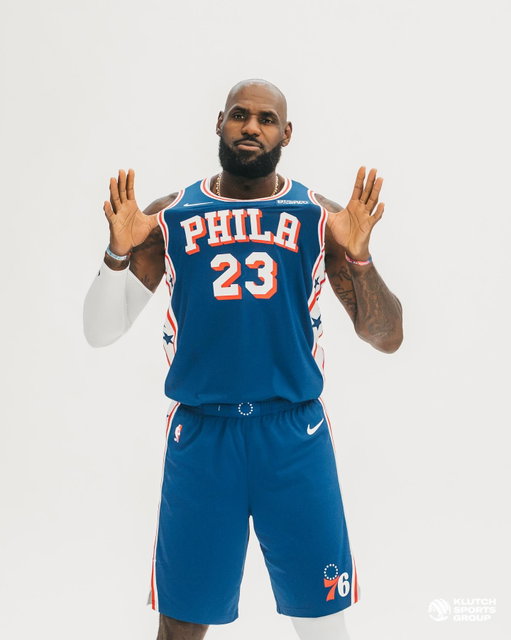 👑🫡😤