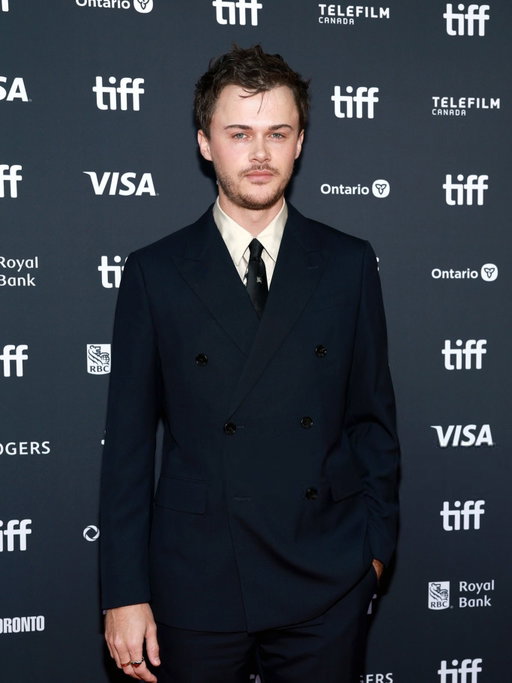 The Julia Set premiered at TIFF last week and i could not be more sincerely proud of this movie. it’s profound and important, the performances i got to be in the company of are brilliant. niki wrote and directed something inexplicably special and i feel so lucky to be a part of it. i’m so excited for it to be shared with the world and i am so grateful for the love and support from my loved ones who were with me for it 💕 anyways have a good night idk