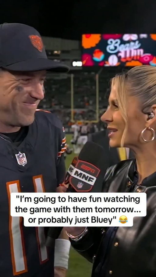 Case Keenum knows what his kids prefer watching between him playing football or Bluey 😅

#NFL
