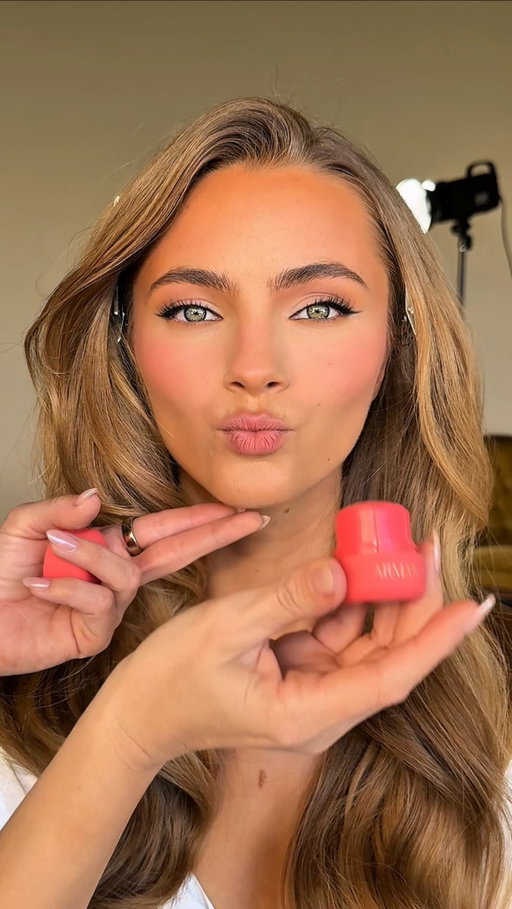#AD Is gradient blushing the new blush maxing? 👀✨
@armanibeauty Dolci Blush have been some of the most talked-about and long-awaited blushes and for good reason. The shades, the finish, the glow… 💕✨

#ARMANIBEAUTY #ARMANIMAKEUP #DOLCIBLUSH #MAKEUP