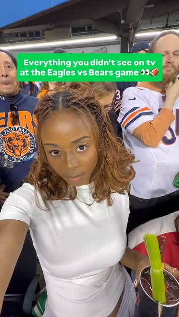 What Symone saw at the Eagles vs Bears game at soldier field 🦅🏈🐻

#symonewiththesports #philadelphiaeagles #chicagobears #nfl #footballgame
