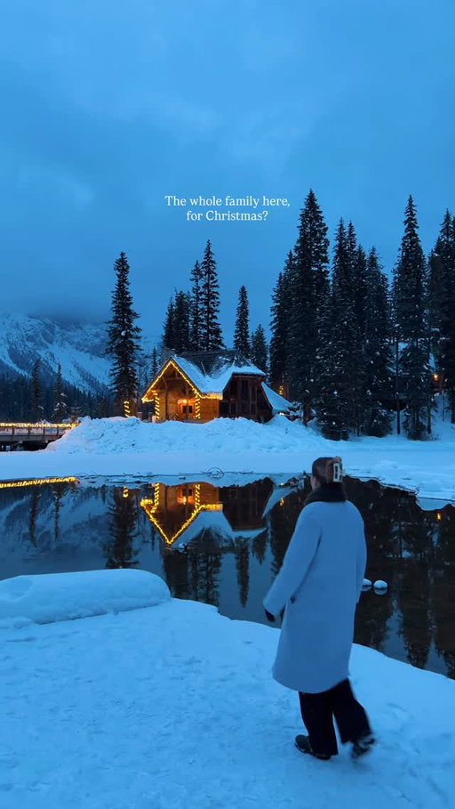The whole family here, for Christmas? ❄️ 

📍 @emeraldlakelodge