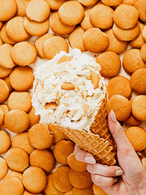Banana pudding dreams with a crunchy little twist 🍌🍪✨

JELL-O® is a registered trademark of Kraft Foods and is used with permission.