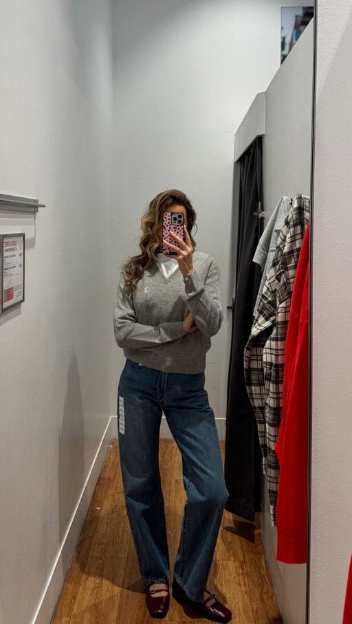 MY TOP 5 @uniqloeurope basics for autumn 🍂 Comment ‘SHOP’ and I’ll DM the links to these autumn wardrobe staples. I’ll definitely be wearing them on repeat. Which is your favourite? 

The JW Anderson jeans fit like a glove and they come in 3 washes. The indigo wash are so perfect for autumn. I’m definitely going to invest in the 100% cashmere v neck jumper. The colour is so wearable. it’s so soft and I know I’ll have it in my wardrobe for years to come 👏🏻

@uniqloeurope 

https://liketk.it/6oCZ0

#uniqlo