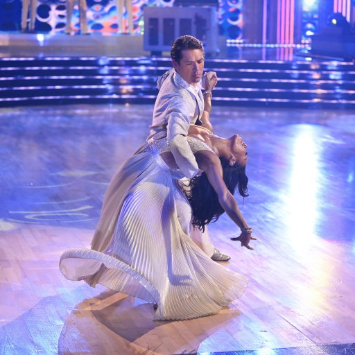 Believe us, Taylor and Britt’s Foxtrot will live rent-free in our mind 😍 #YachtRockNight #DWTS