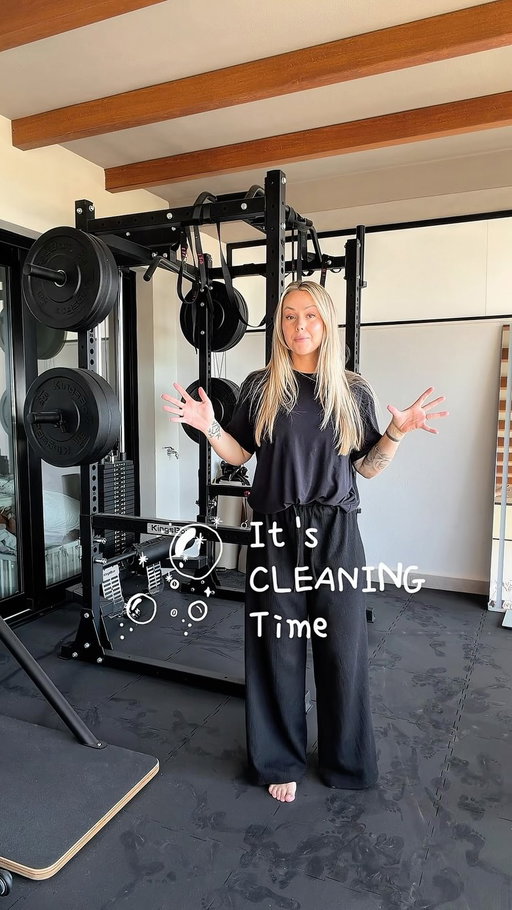 Clean my gym with me 🧼 
2 month lock in is now ready to start tomorrow 🤝 🔒 
Ad: My gym is ofc @kingsbox_equipment